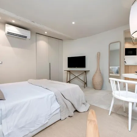 Calnova Apartment *