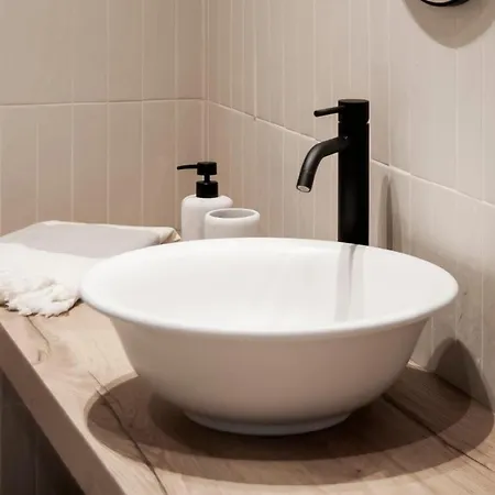 Calnova Apartment *