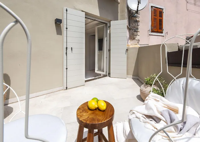 Calnova * Ρόβινι